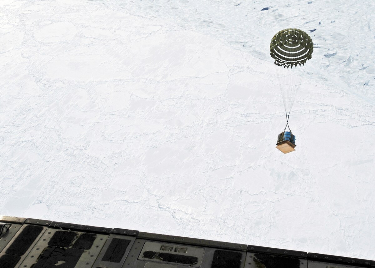 Elmendorf Airmen complete airdrop using 3D weather technology > Air