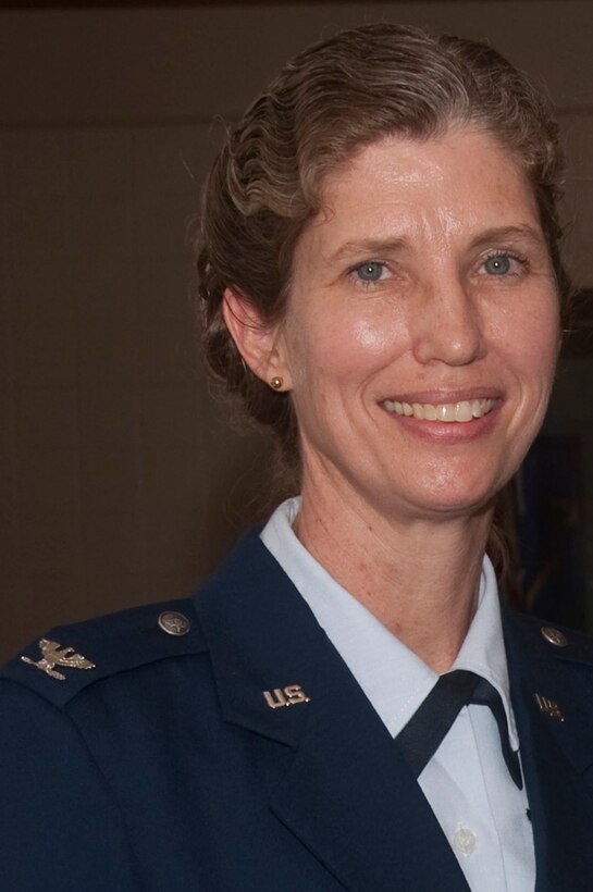 Col. Gayle Seifullin
624th Aeromedical Staging Squadron
Commander