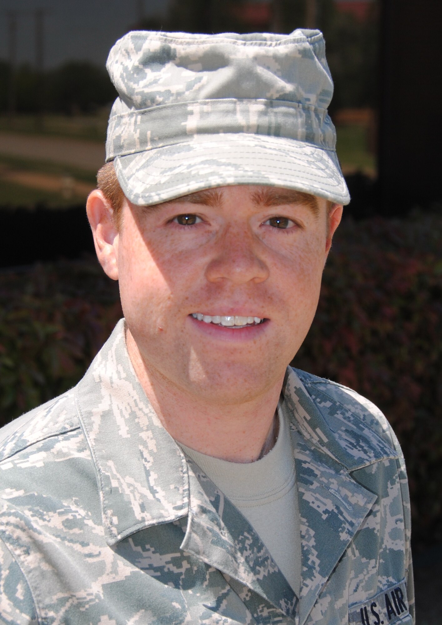 Airman 1st Class Kevin Ellis (U.S. Air Force photo/ Ensign Rex Miller)