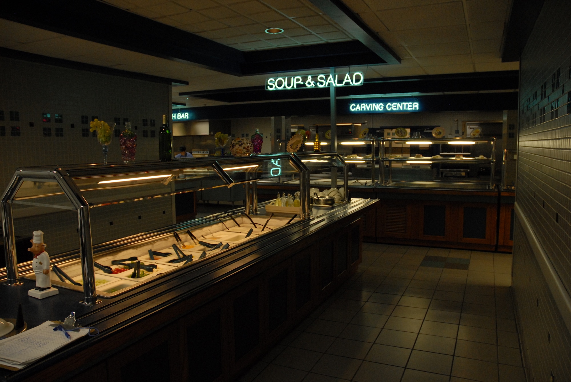 The salad bar is ready for diners at the Reef Dining Facility at Hurlburt Field May 4, 2010. The dining facility underwent nine months of renovations before reopening May 1. (DoD photo by U.S. Air Force Airman 1st Class Joe McFadden)