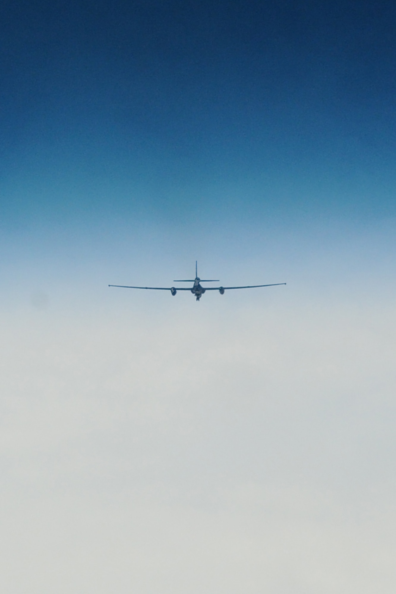 A U-2 Dragon Lady flies over 380th Air Expeditionary Wing at an undisclosed location in Southwest Asia on May 5, 2010. The 380th AEW, supports Operations Iraqi Freedom and Enduring Freedom and the Combined Joint Task Force-Horn of Africa. The 380th AEW is comprised of four groups and 12 squadrons and the wing's deployed mission includes air refueling, surveillance and reconnaissance in support of overseas contingency operations in Southwest Asia. (U.S. Air Force photo/Senior Airman Jenifer H. Calhoun/Released)
