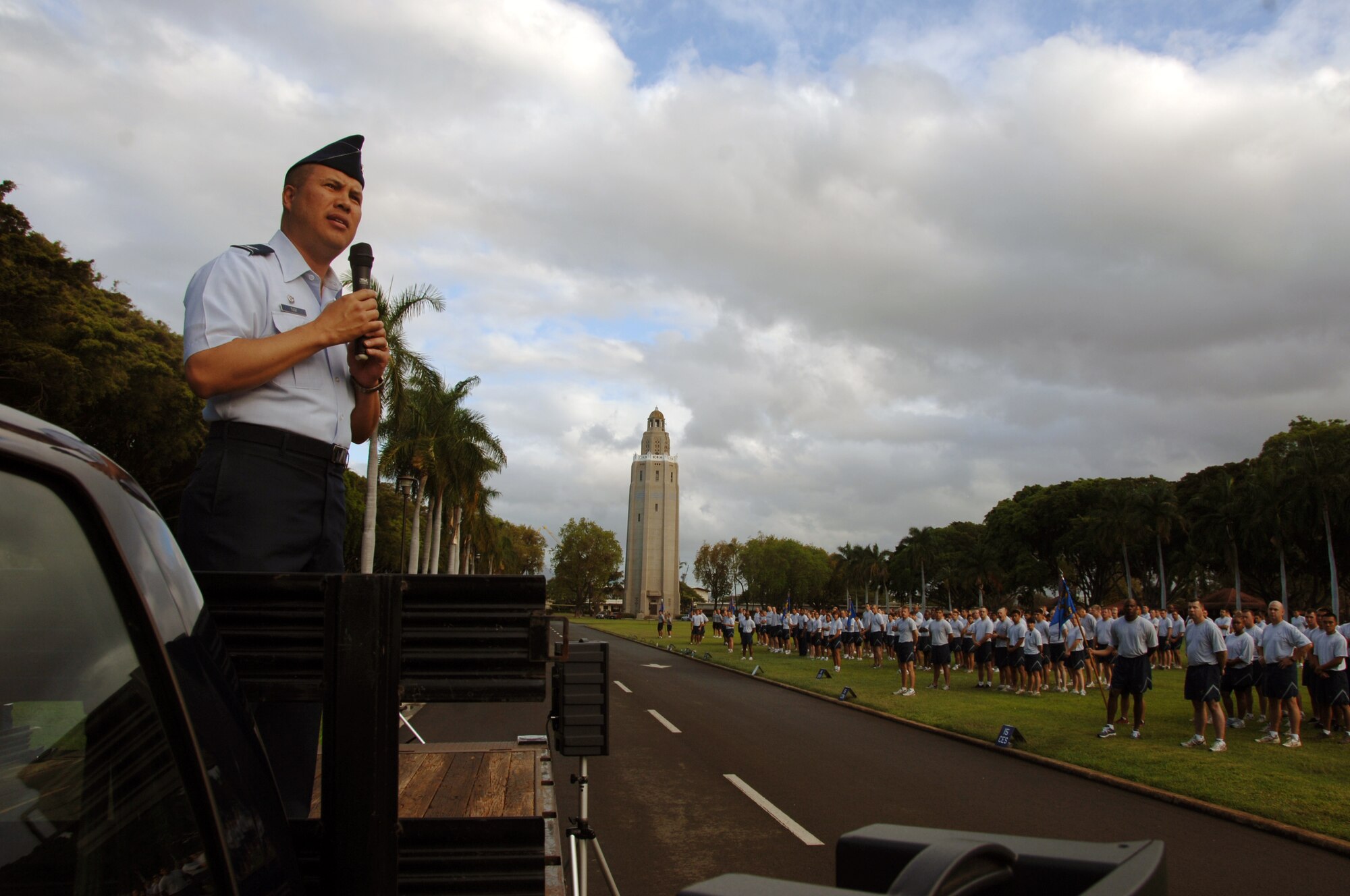 Col. Giovanni Tuck, 15th Airlift Wing commander, addresses the crowd of runners before the "Warrior Run" May 7 at Joint Base Pearl Harbor Hickam, Hi. The run was the last Col. Tuck will be a part of as commander of the 15th AW. (U.S. Air Force photo by Senior Airman Nathan Allen)