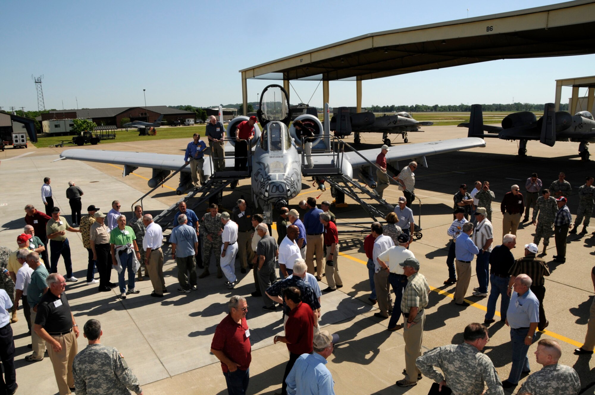 Retirees tour the 188th Fighter Wing flightline  at the Arkansas National Guard Senior Leaders Conference held in Fort Smith, Ark., at Fort Chaffee Maneuver Training Center, the 188th Fighter Wing, and Armed Forces Reserve Center May 6, 2010. (Photo by Senior Master Sgt. Dennis Brambl/188th Fighter Wing Public Affairs) 