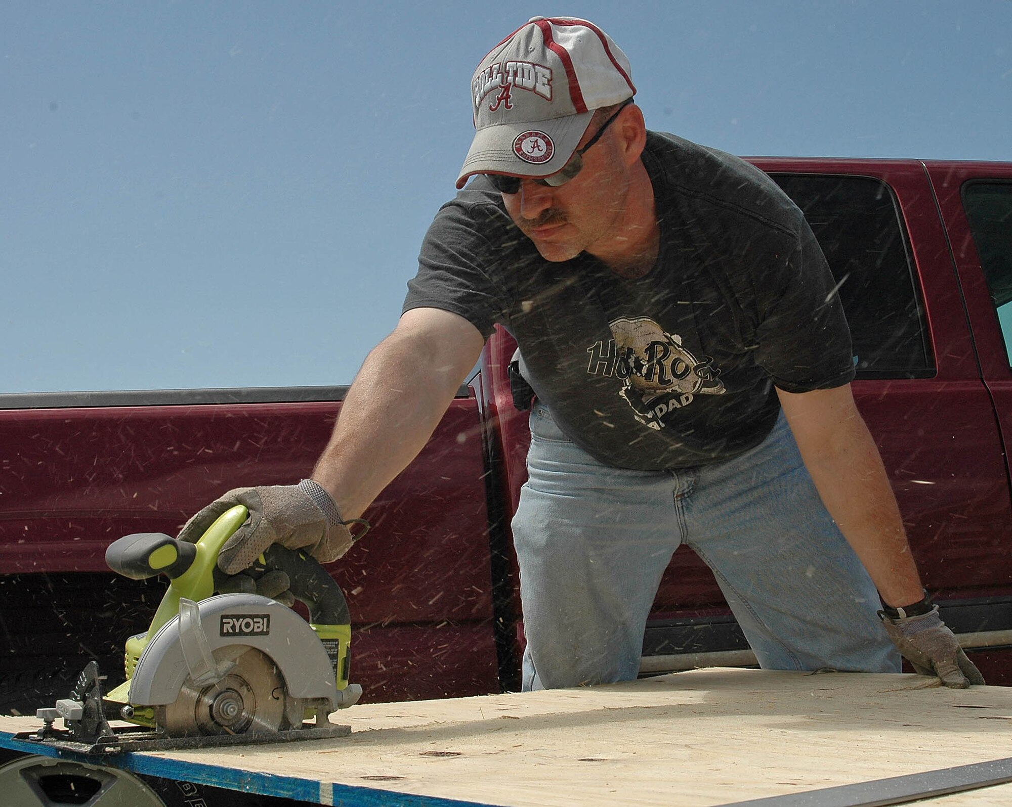 Tech. Sgt. Tim Letson volunteered with Rebuilding Together to help renovate areas of an elderly veteran’s Oklahoma City home April 30-May 1. Sergeant Letson was one of 15 members of the Air Force Flight Standards Agency who volunteered in the annual event. Eight other Tinker organizations are carrying out similar projects this year. (Air Force photo by John Stuart)
