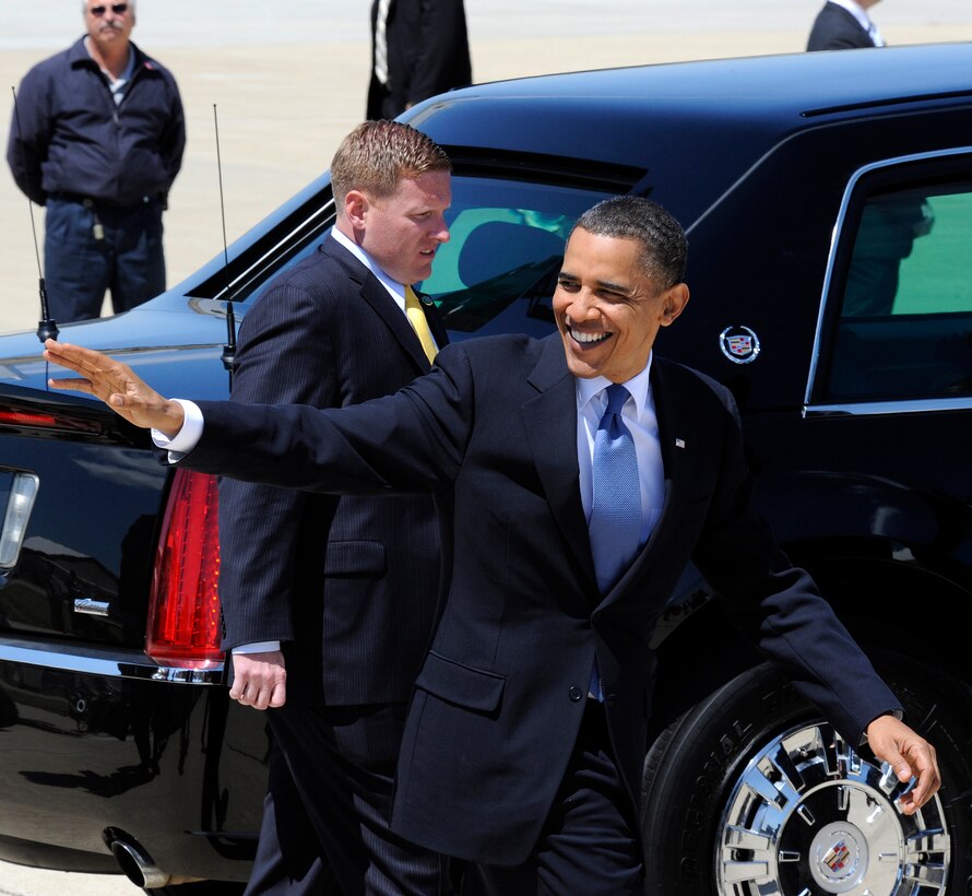LANGLEY AIR FORCE BASE, Va. -- President Barack Obama bids farewell to the crowd of enthused Team Langley members during his first visit to Langley May 9. President Obama delivered the commencement address at nearby Hampton University, emphasizing the importance of education and good citizenship to graduates. (U.S. Air Force photo/Senior Airman Dana Hill)