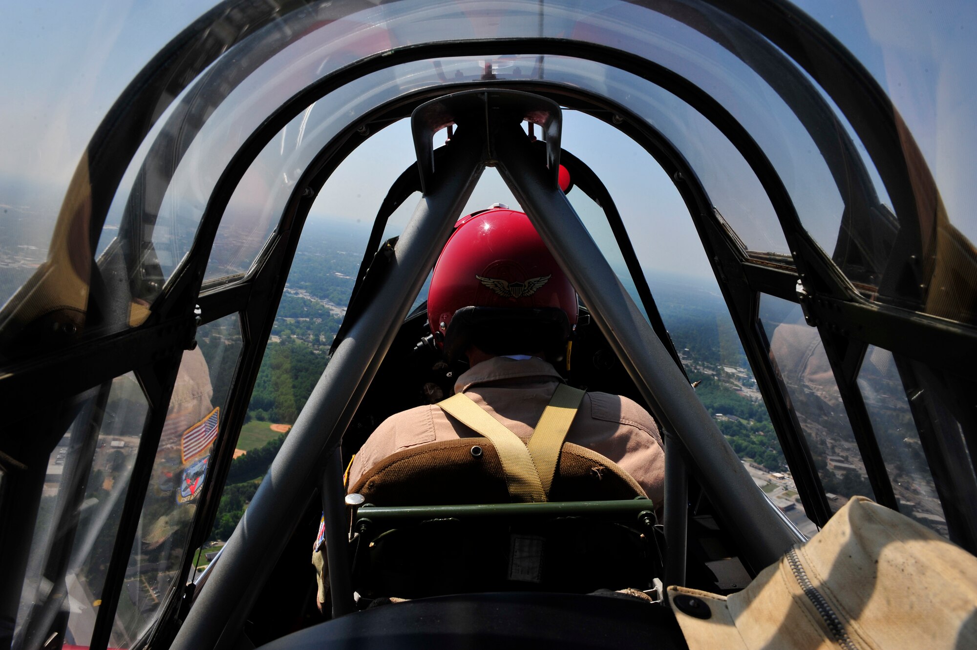 100508-F-4983M-041
SHAW AIR FORCE BASE, S.C. -A cockpit view from a T-6 that performed for ShawFest 2010. ShawFest is held every other year, with many different performances and static aircraft displays. (U.S. Air Force photo/Staff Sgt Patrick Mitchell)