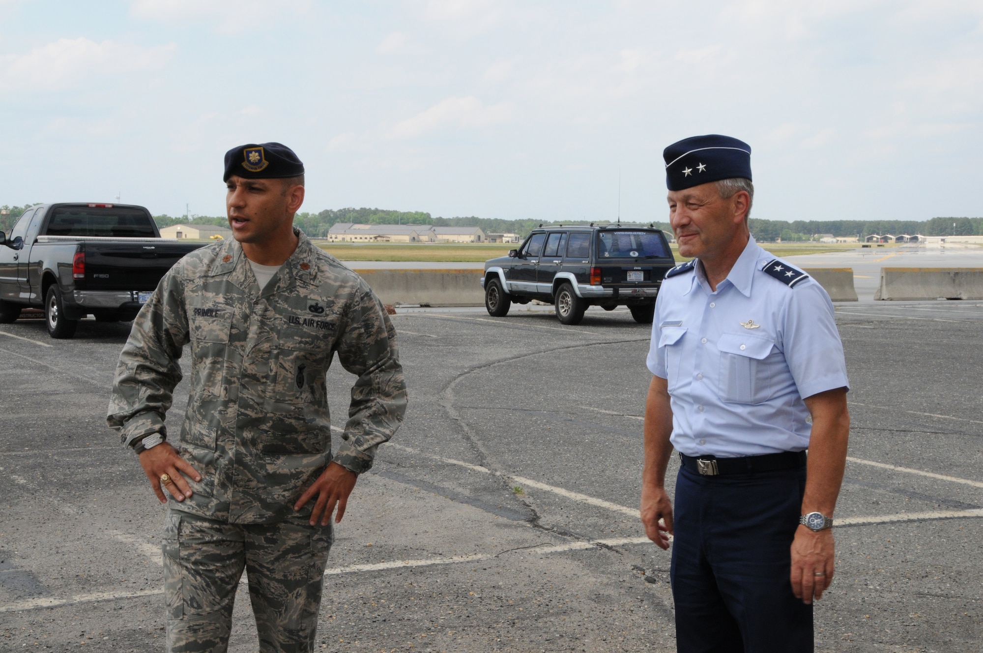 Maj. Jeff Prindle, 916th Security Forces commander, talks to Maj. Gen. Eric Crabtree, 4AF commander during a visit here in early May. (USAF photo by TSgt. Scotty Sweatt, 916ARW/PA)