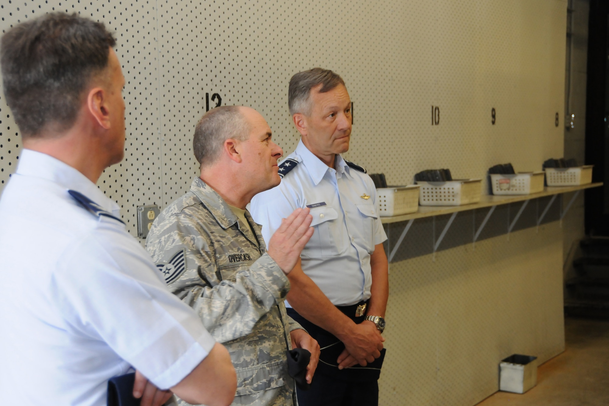 Maj. Gen. Eric Crabtree, 4th Air Force commander, spent time at the firing range with 916th Security Forces Airmen. (USAF photo by TSgt. Scotty Sweatt, 916ARW/PA)