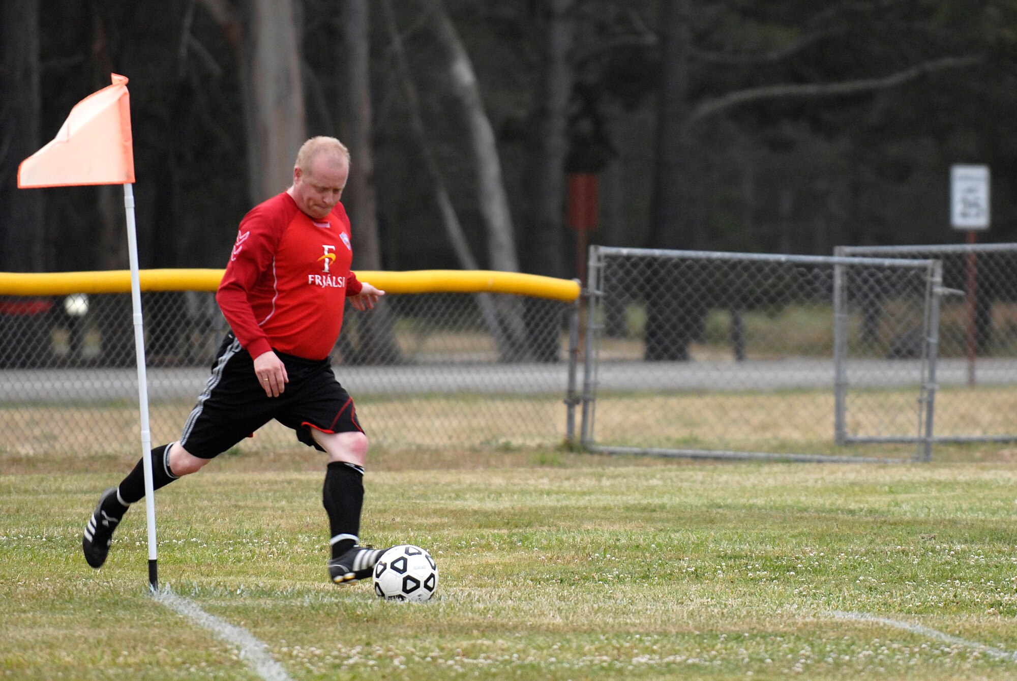 VANDENBERG AIR FORCE BASE, Calif. -- Preparing for a corner kick, Stefan Bocchino, a 30th Space Communications Squadron team member, aims for the far post during an intramural soccer game at the base field here Wednesday, May 12, 2010.  The 30th Launch Group's defense shut out the 30th SCS team 9-0.  (U.S. Air Force photo/Senior Airman Andrew Satran) 

 

 


 

 
