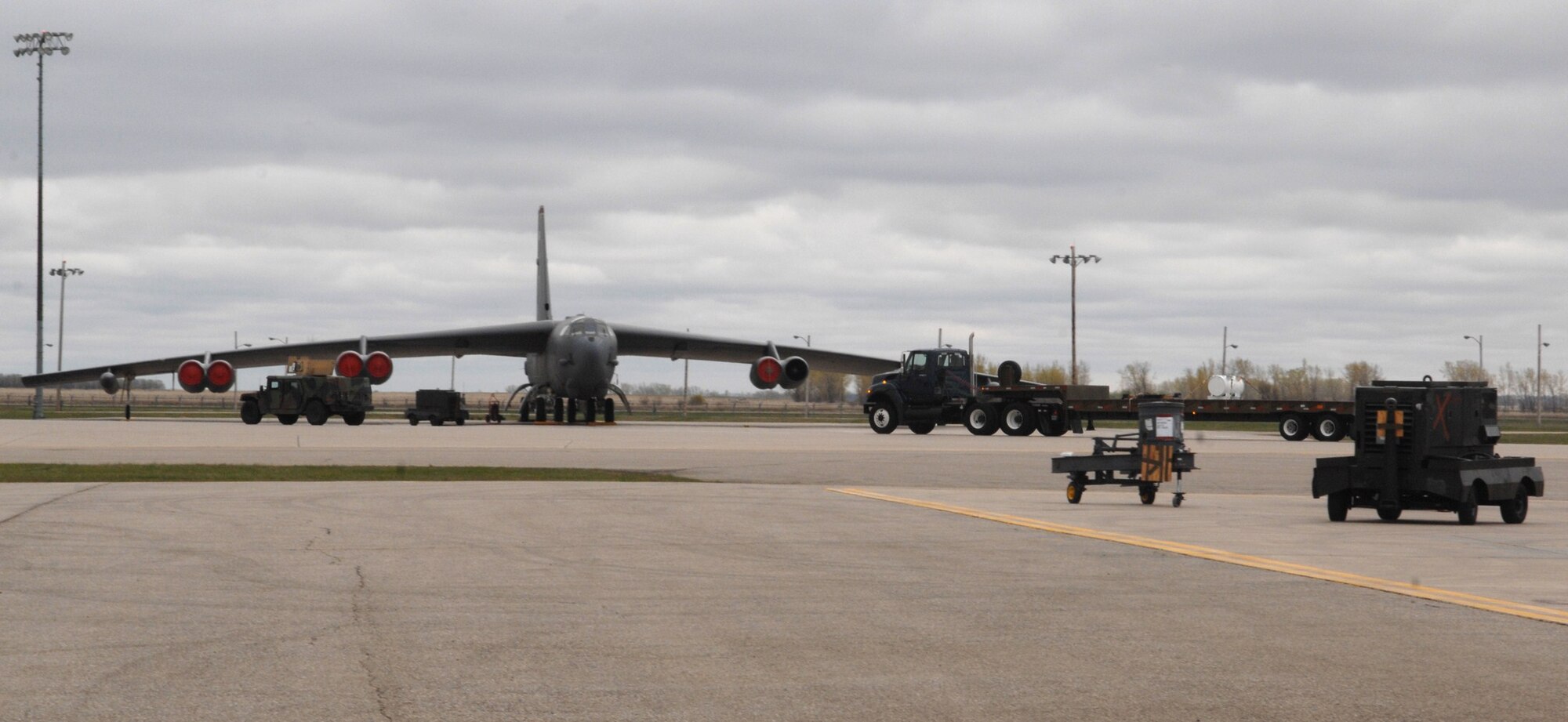 MINOT AIR FORCE BASE, N.D. – A B-52H Stratofortress stands ready to take part in a simulated line movement during a Bomber Strategic Aircraft Regeneration Team mobility exercise here May 7. The objective of the exercise was to accomplish familiarization training for all personnel involved and attain proficient operational readiness. (U.S. Air Force photo by Senior Airman Michael J. Veloz)