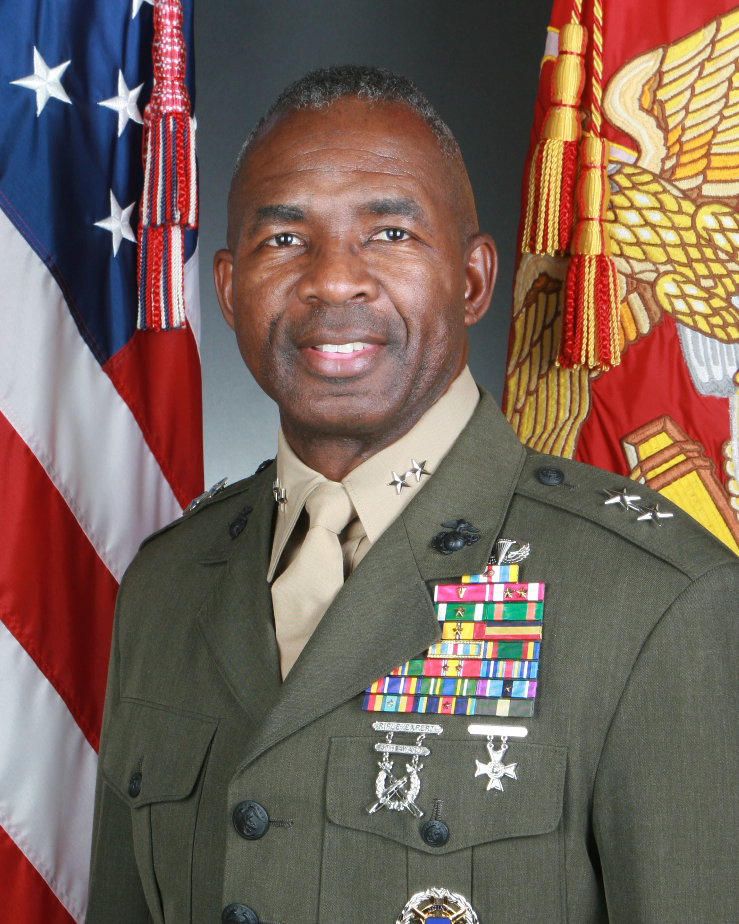 Major Gen. Bailey takes the helm of Marine Corps Recruiting Command ...