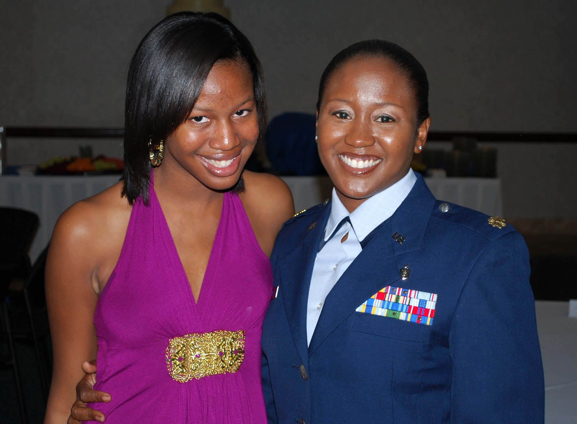 Maj. Spring Myers, a single mother of two, spends time with her 17-year-old daughter, Autumn, May 18, 2010, before deploying to Iraq. Major Myers is one of the more than 15,000 single parents in the Air Force. (Department of Defense/courtesy photo)