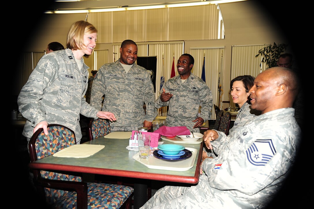 932nd Airlift Wing members, met together for lunch at the Scott Dining Facility to discuss military life in the Air Force Reserve Command.  They are all part of the 932nd Airlift Wing. (U.S. Air Force photo/Maj. Stan Paregien)