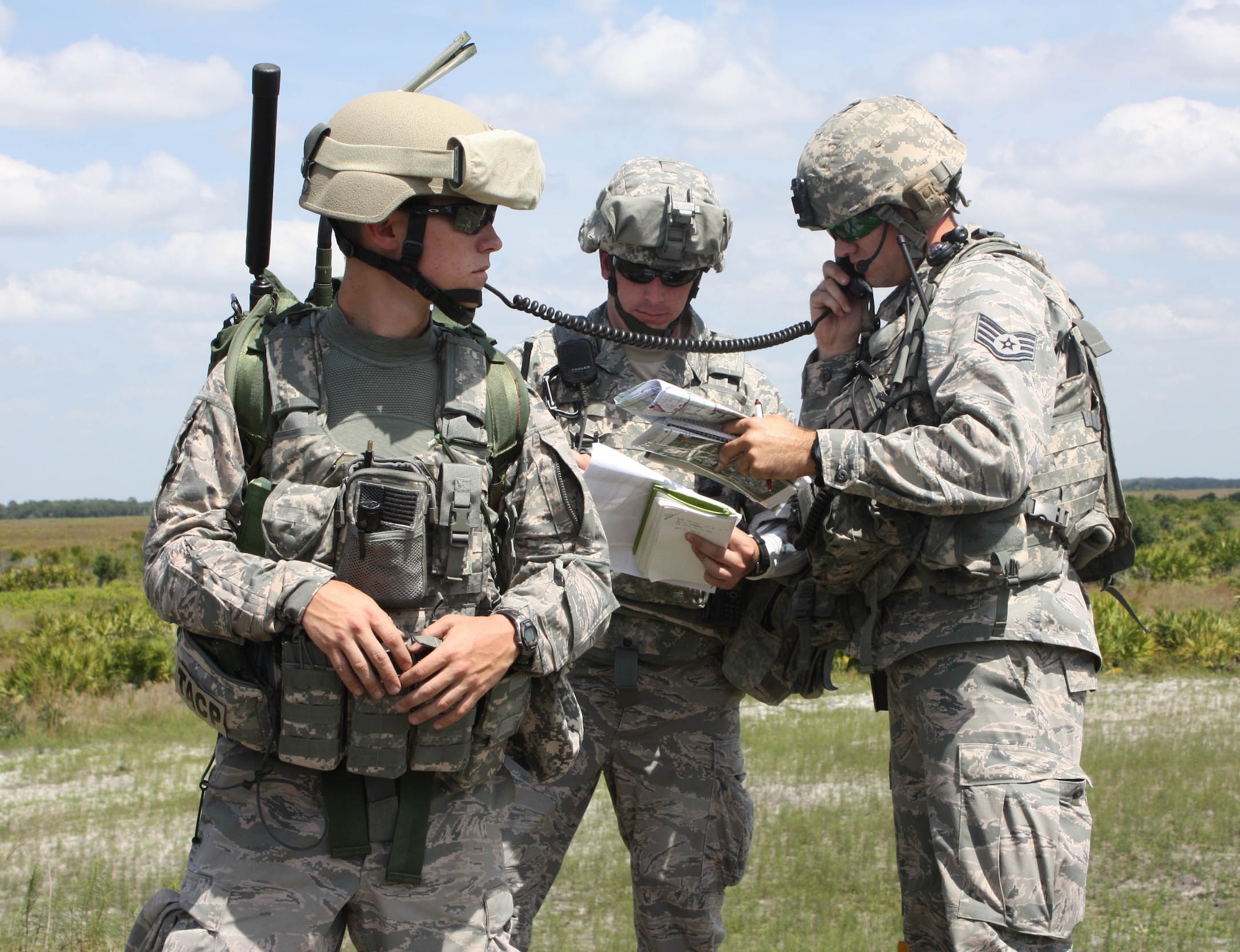 An Air Force JTAC calls for close air support from a Marine Corps F/A-18 Hornet during exercise Atlantic Strike at the Avon Park Air-Ground Training Complex, Fla..  (Air Force photo/Casey Bain, JFIIT, USJFCOM)