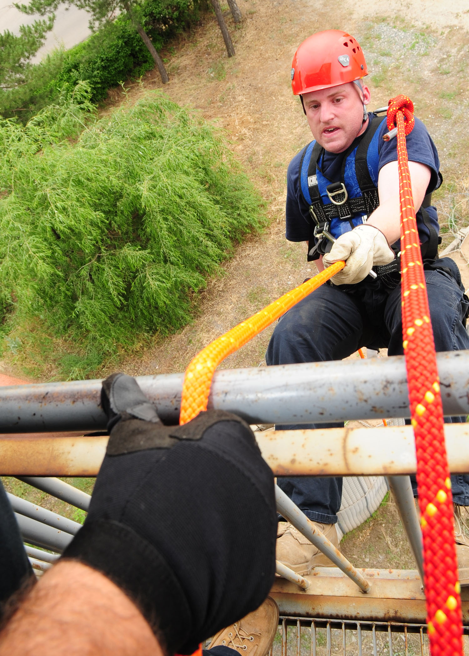 376th ECES Firefighters conduct High Angle Rescue Training