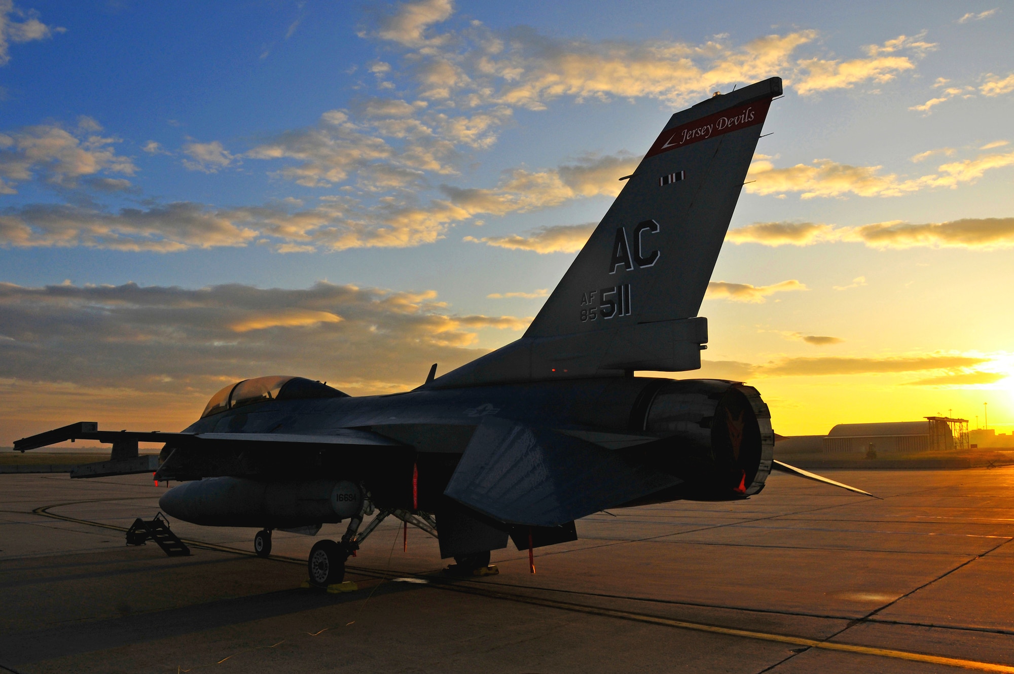 An F-16 Fighting Falcon assigned to the New Jersey Air National Guard's 177th Fighter Wing at Atlantic City International Airport sits on the flightline early in the morning May 20, 2010.  (U.S. Air Force photo/Staff Sgt. Matt Hecht)
