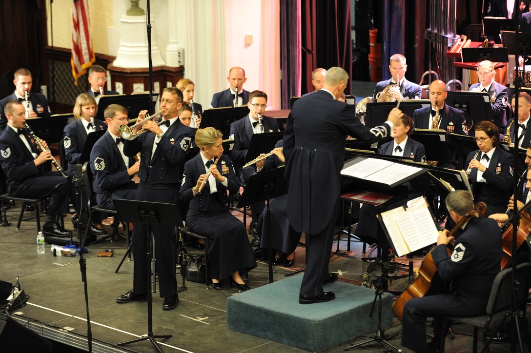 OYSTER BAY, N.Y. -- The U.S. Air Force Band performs Oct. 7 at the Oyster Bay High School Gym, Oyster Bay, N.Y. The performance was the 2nd in the Band’s three-week 2010 Fall Tour. (U.S. Air Force photo by Senior Airman Christopher Ruano) 