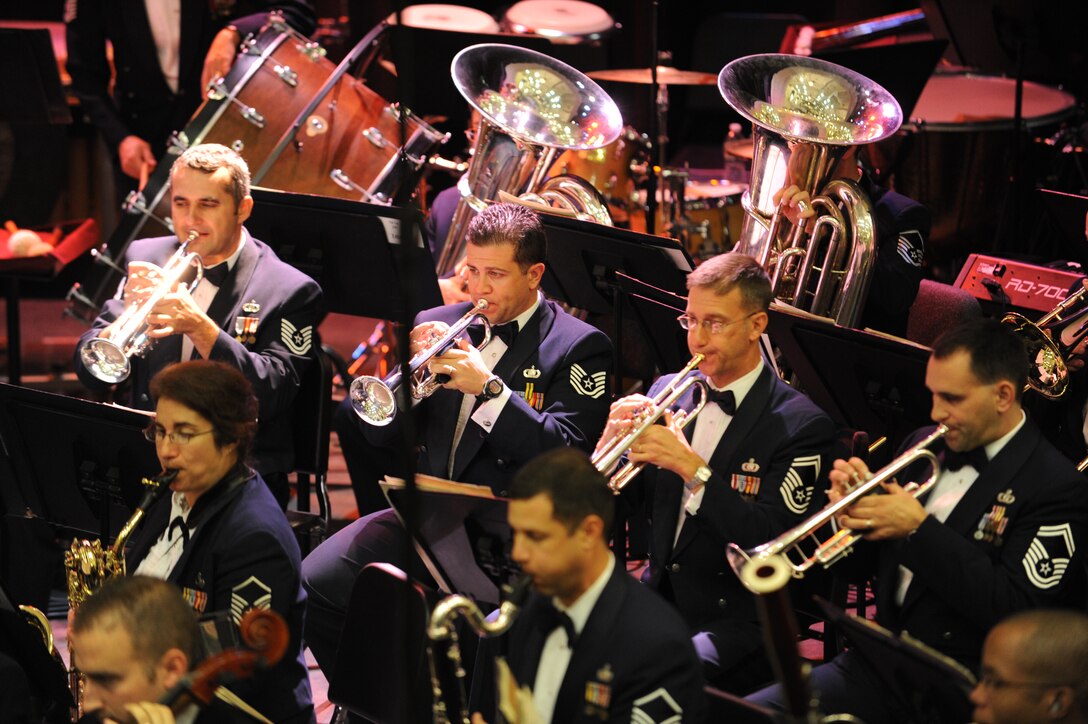 OYSTER BAY, N.Y. -- The U.S. Air Force Band performs Oct. 7 at the Oyster Bay High School Gym, Oyster Bay, N.Y. The performance was the 2nd in the Band’s three-week 2010 Fall Tour. (U.S. Air Force photo by Senior Airman Christopher Ruano) 