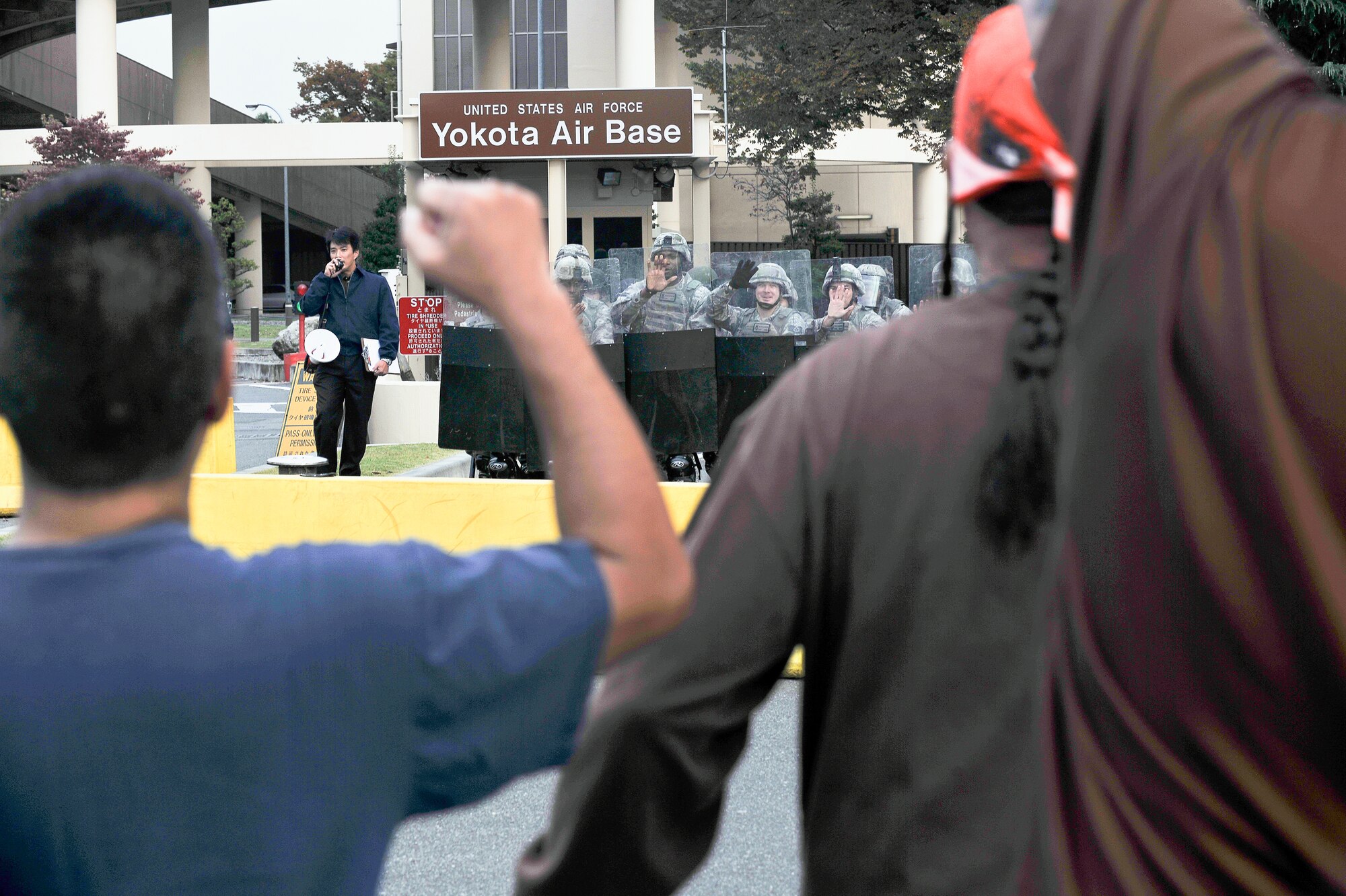 YOKOTA AIR BASE, Japan -- The 374th Security Forces Squadron conducted its first-ever Joint Confrontation Management Exercise with members of the 7th Riot Police, Tokyo Metropolitan Police Department, here Nov. 2. (U.S. Air Force photo/Osakabe Yasuo)