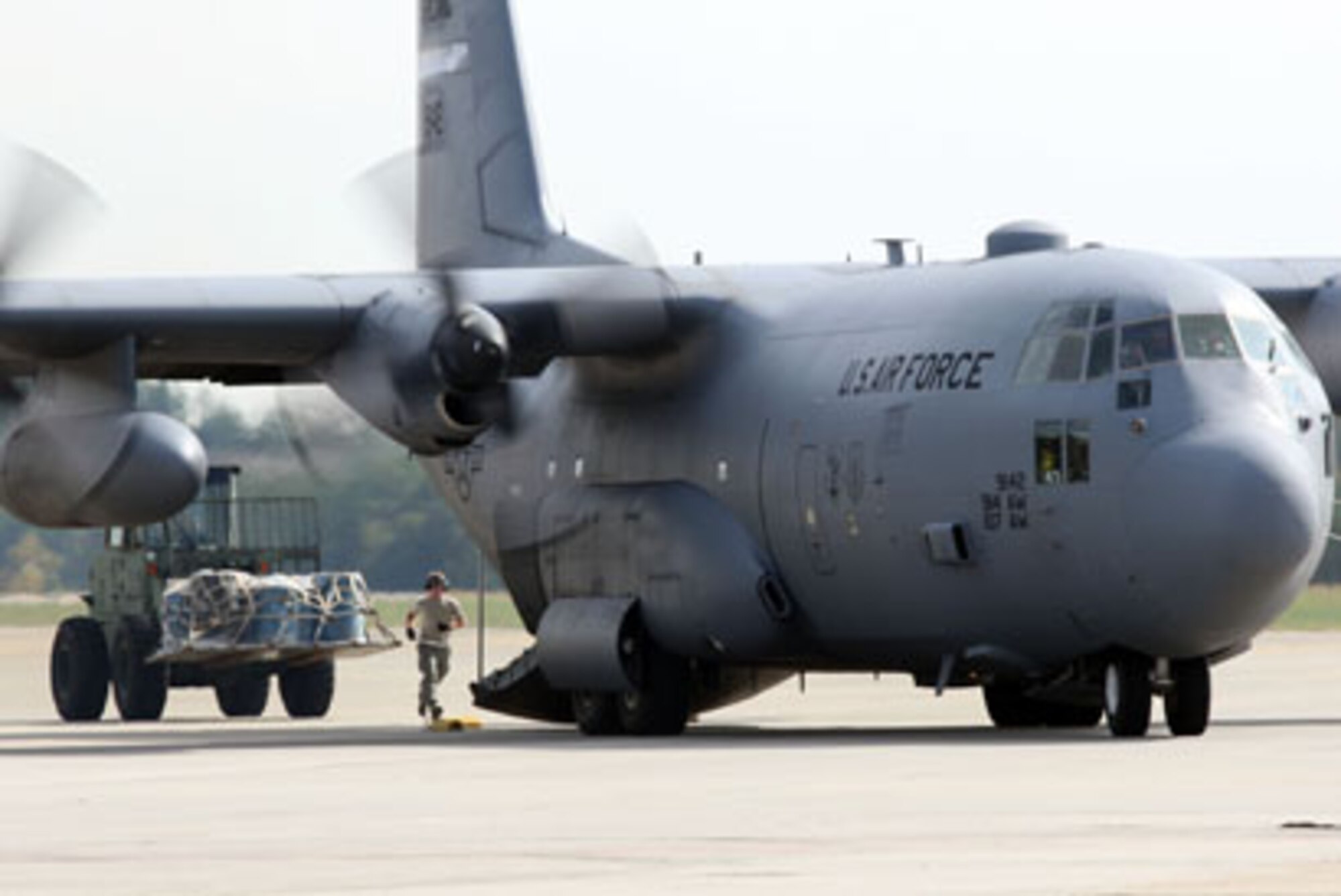 ERO event at Port Dawg Challenge 2010. (U.S. Air Force Photo/Don Peek)