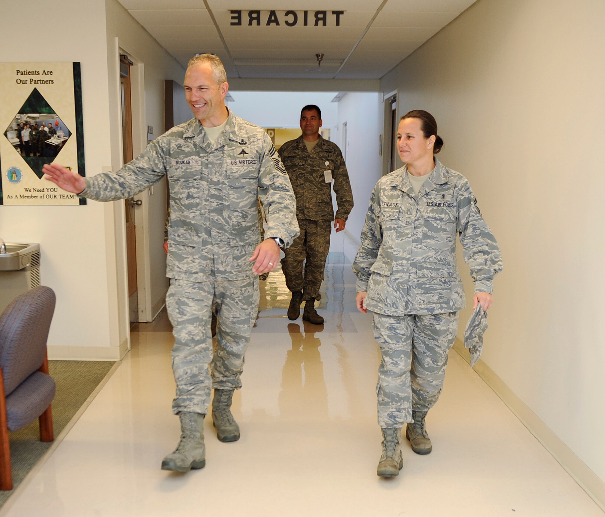 MOUNTAIN HOME AIR FORCE BASE, Idaho -- Chief Master Sgt. Martin Klukas, Air Combat Command command chief, takes a tour of the base hospital Oct. 28. Chief Klukas recently spent three days touring the base to learn about the Gunfighters mission. (U.S. Air Force photo by Senior Airman Renishia Richardson) 
