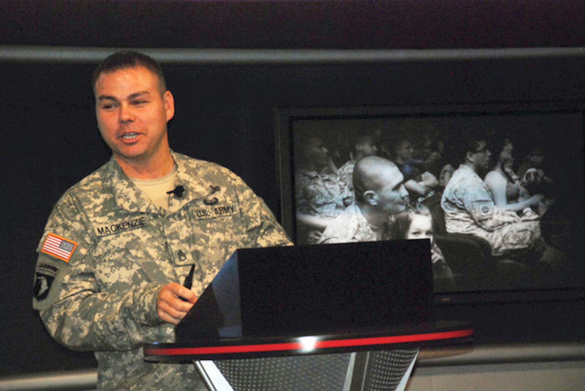 Staff Sgt. Gene MacKenzie talks about opportunities for Soldiers in Alaska during a “Warriors’ Corner” forum at the Association of the United States Army Annual  Meeting and Exposition, Oct. 27, in Washington, D.C. (U.S. Army photo/Mary Rall)