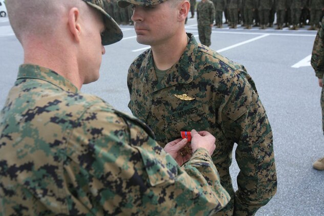 Marine honored with Bronze Star on Corps' birthday > Marine Corps ...