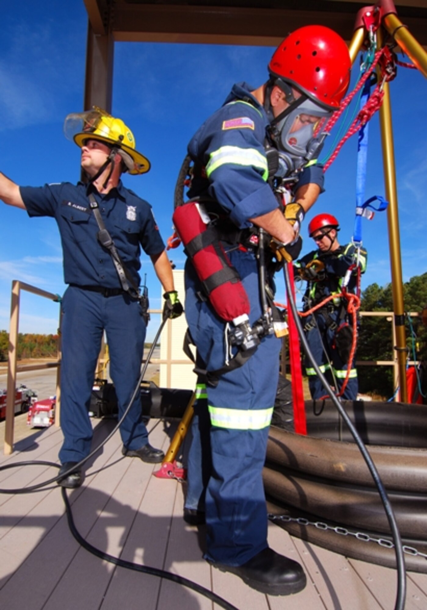 Fire Department trains for confined spaces > Dobbins Air Reserve Base