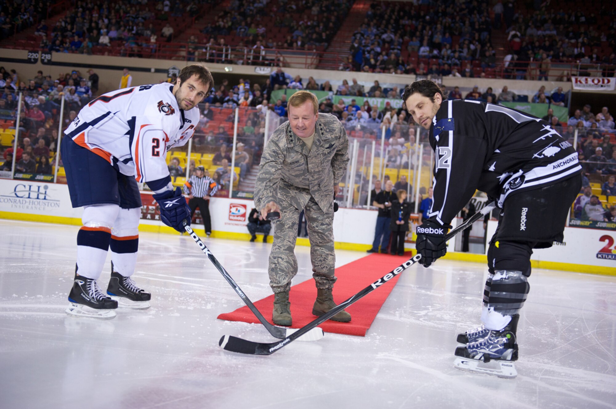 Alaska Aces offer local pro hockey action > Joint Base Elmendorf-Richardson  > Articles