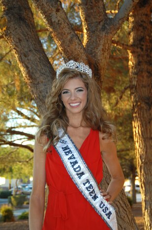NELLIS AIR FORCE BASE, Nev.-- Ashley Brown, daughter of Master Sgt. William Brown, 98th Range Wing, was crowned Miss Nevada Teen USA 2011 during the Miss Nevada USA pageant Nov. 14 at the College of Southern Nevada. Miss Brown represented the base as Miss Nellis AFB Teen, and will go on to compete for the title of Miss Teen USA in June of 2011 in the Bahamas. (U.S. Air Force photo by Airman First Class Cynthia A. Haughton)