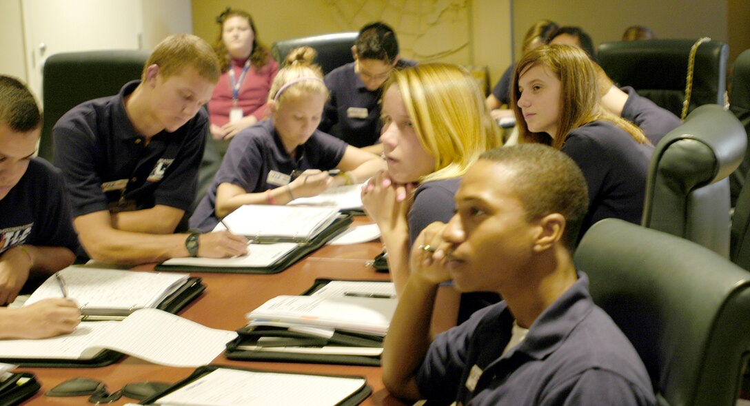 Teenagers from around the nation gathered at Headquarters Air Force Reserve Command for the first AFR Teen Leadership Council meeting Nov. 12, 2010, at Robins Air Force Base, Ga. The teens, who were selected to represent their peers as members of the council, received briefings on Air Force Reserve Yellow Ribbon Reintegration Programs and spoke to Lt. Gen. Charles Stenner Jr., the AFRC commander, about issues facing children of Air Force reservists. (U.S. Air Force photo/Candice Allen)