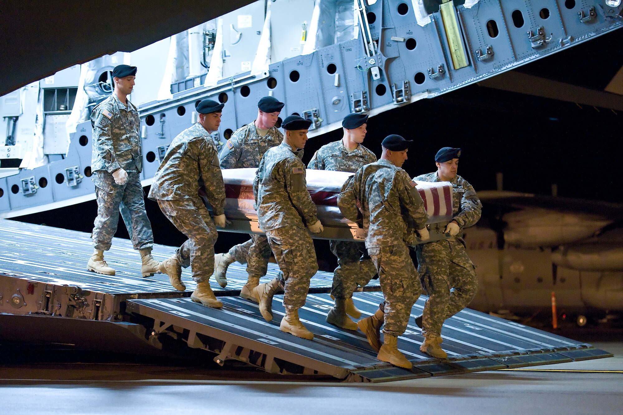 A U.S. Army carry team transfers the remains of Army Spc. Scott T. Nagorski, of Greenfield, Wis., at Dover Air Force Base, Del., Nov. 16, 2010. Nagorski was assigned to the 1st Battalion, 327th Infantry Regiment, 1st Brigade Combat Team, 101st Airborne Division (Air Assault), Fort Campbell, Ky. (U.S. Air Force photo/Roland Balik)