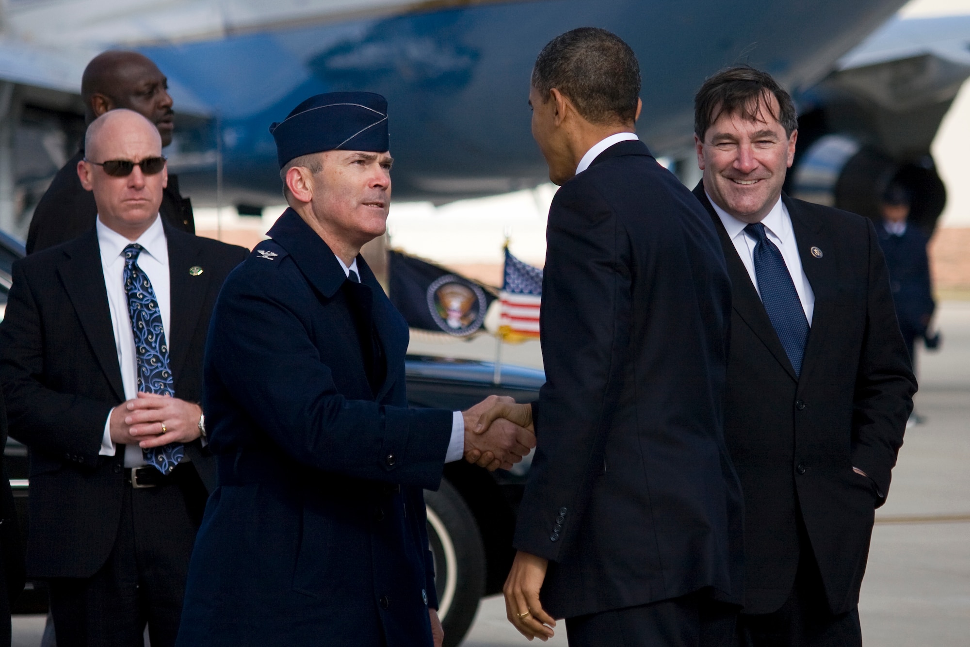 GRISSOM AIR RESERVE BASE, Ind. -- Col. William T. "Tim" Cahoon, 434th Air Refueling Wing commander, greets President Barack Obama as he arrives at Grissom Nov. 23. President Obama and Vice President Joe Biden arrived at Grissom shortly before heading to nearby Kokomo, Ind., to discuss the economy on their White House to Main Street tour. (U.S. Air Force photo/Tech. Sgt. Mark R. W. Orders-Woempner) 
