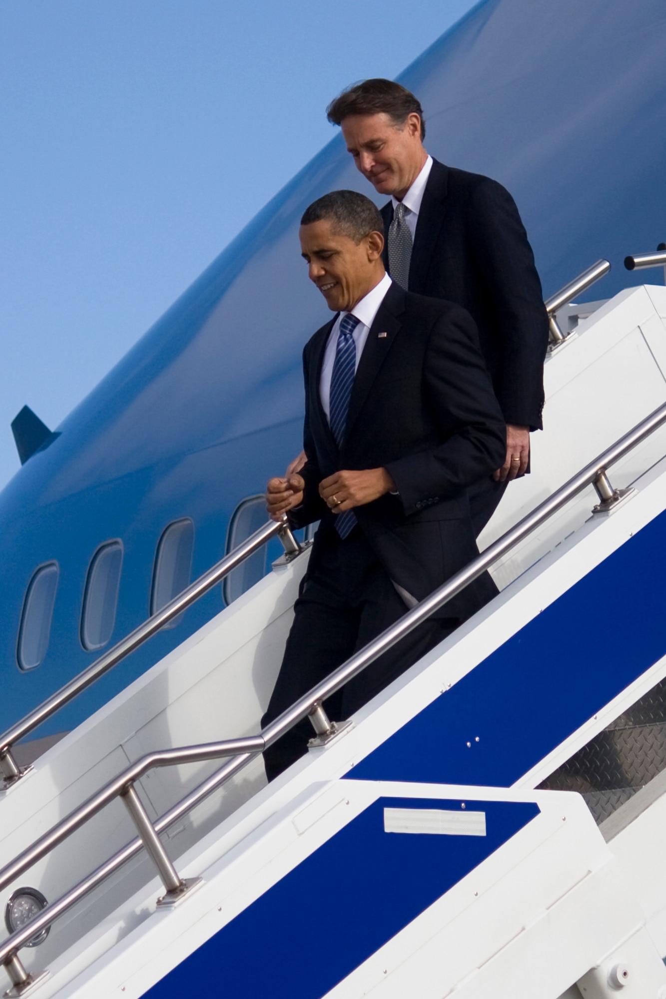 GRISSOM AIR RESERVE BASE, Ind. -- President Barack Obama deplanes Air Force One as Senator Evan Bayh follows here at Grissom Nov. 23. President Obama arrived with Senator Bayh at Grissom shortly before heading to nearby Kokomo, Ind., to discuss the economy on a White House to Main Street tour. Senator Bayh is a senator from Indiana. (U.S. Air Force photo/Tech. Sgt. Mark R. W. Orders-Woempner) 
