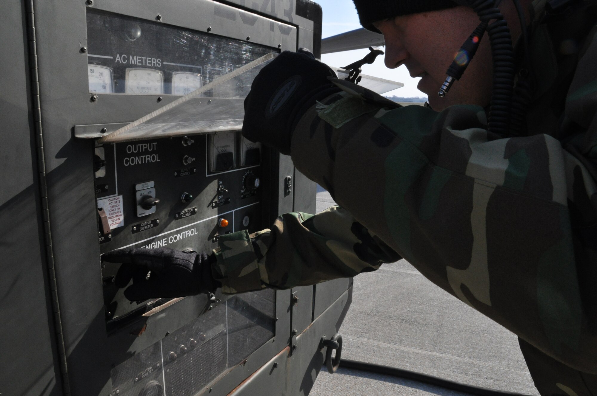 WRIGHT-PATTERSON AIR FORCE BASE, Ohio – Tech. Sgt. Thomas Graham, 445th Maintenance Group, shuts down the aerospace ground equipment to ready the aircraft for takeoff. (U.S. Air Force Photo/ Staff Sgt. Amanda Duncan)