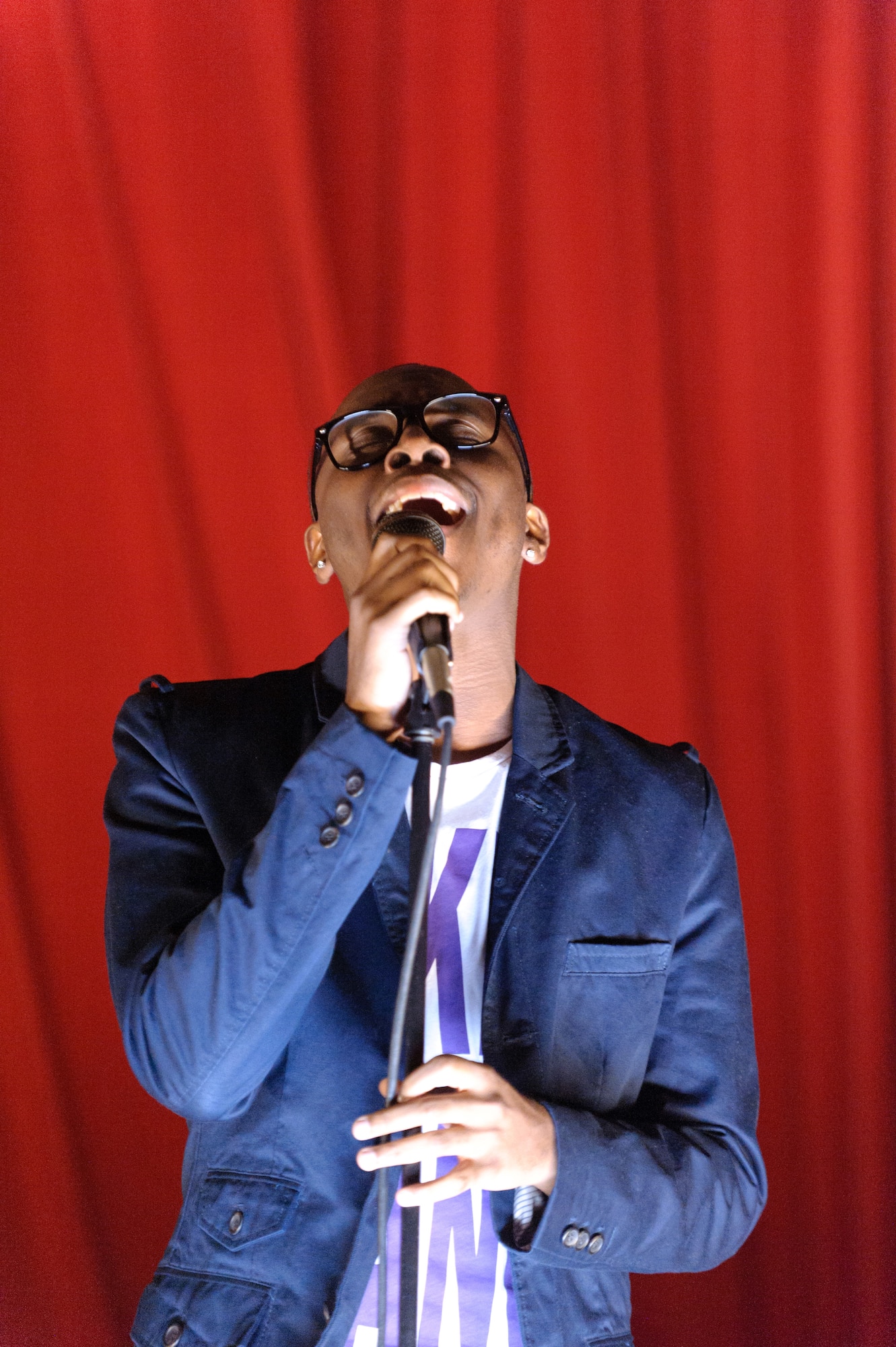 FIRST PLACE WINNER: Chris Peters performs “Superstar” by Luther Vandross during “March Idol” Sept. 18. (U.S. Air Force photo by Staff Sgt. Matthew Smith)