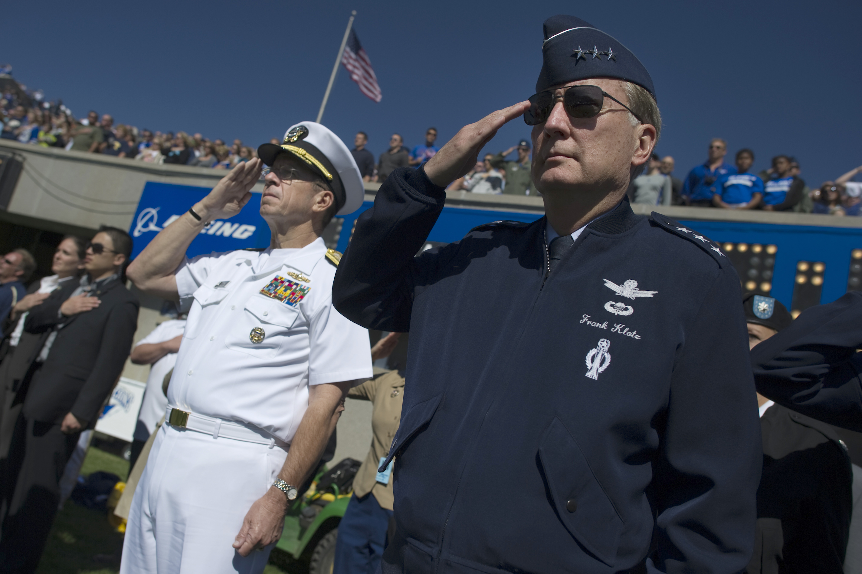 Navy Adm Mike Mullen Chairman Of The Joint Chiefs Of Staff And U S Air Force Lt