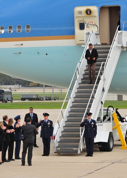 President  Barack Obama arrives at Truax Field, Dane County Regional Airport in Madison, Wisconsin on September 28, 2010, as part of his "Moving America Forward" campaign. (U.S. Air Force photo by MSgt Paul Gorman)