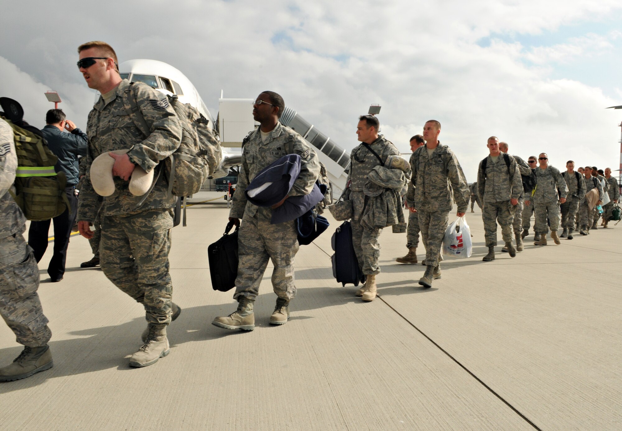 SPANGDAHLEM AIR BASE, Germany – 52nd Fighter Wing Airmen who were deployed in support of the 81st Fighter Squadron return to Spangdahlem Air Base Oct. 1. The Airmen completed a five-month deployment to Kandahar, Afghanistan. (U.S. Air Force photo/Staff Sgt. Benjamin Wilson)