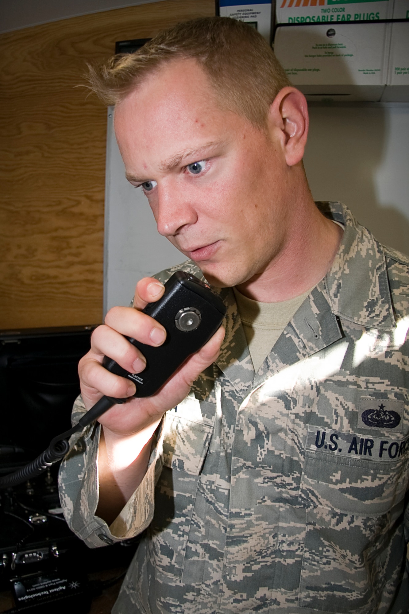 434th CS amps up EM response trailer > Grissom Air Reserve Base