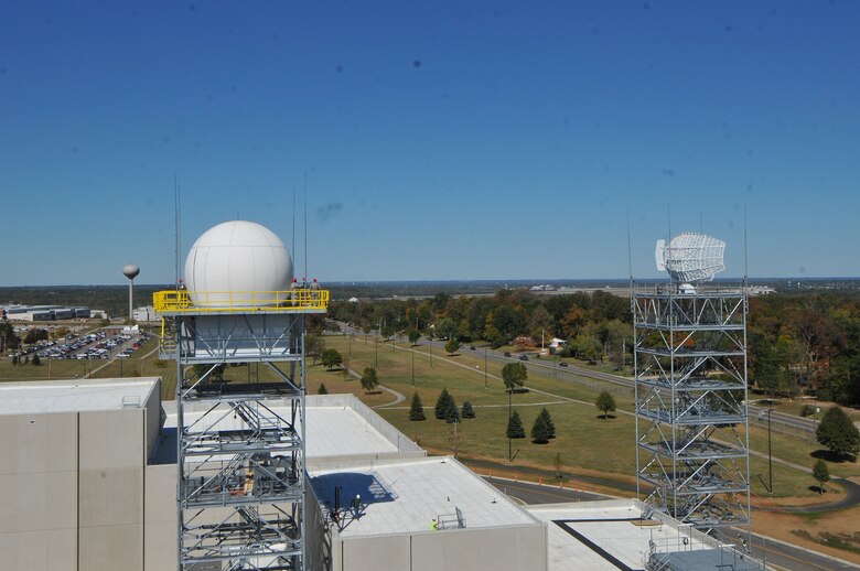 Construction of research radar towers a team effort > WrightPatterson