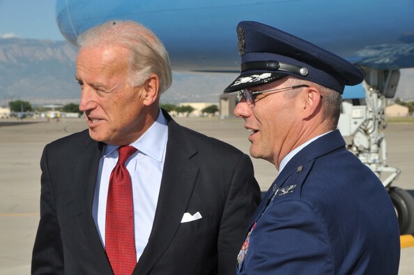 Col. Robert L Maness, 377th Air Base Wing commander, speaks with Vice President Biden on the flightline.  U.S. Air Force Photo by Todd Berenger.