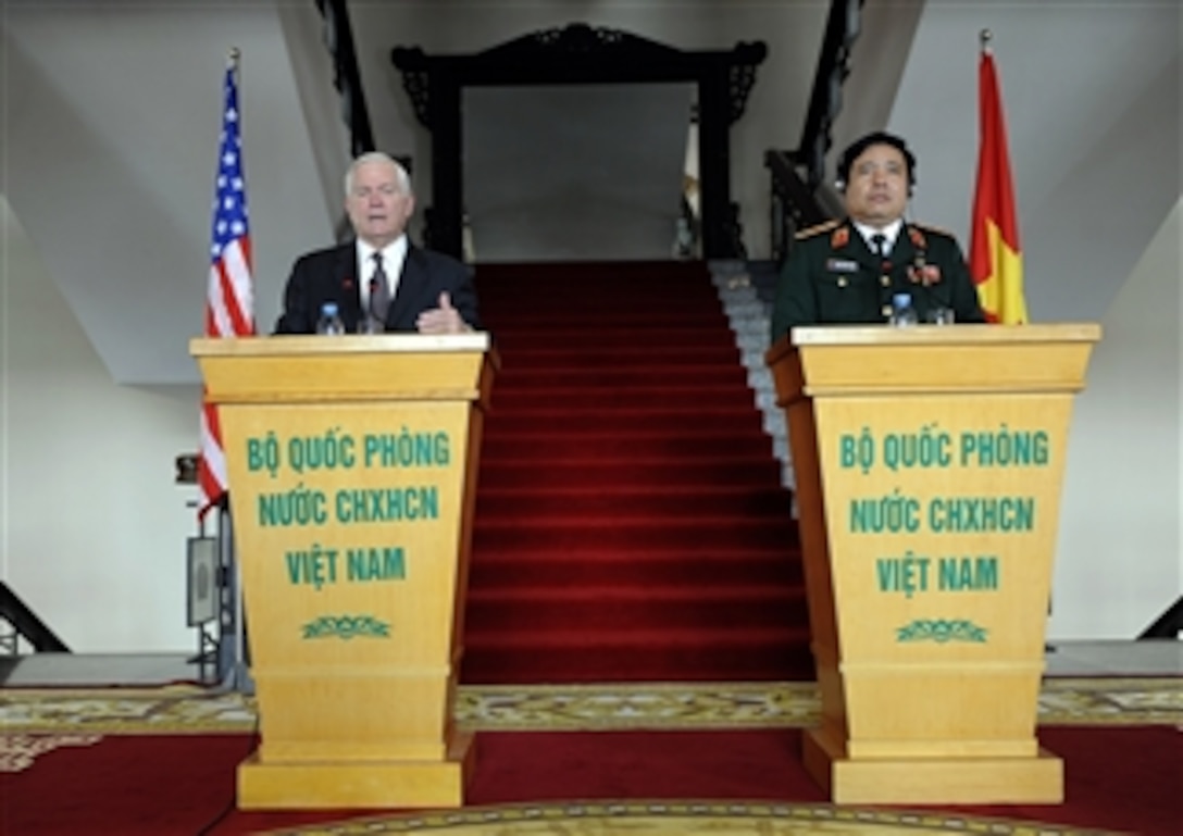 Secretary of Defense Robert M. Gates and Vietnamese Minister of Defense Gen. Phung Quang Thanh hold a joint press conference in the Vietnamese Military headquarters in Hanoi, Vietnam, on Oct. 11, 2010.  