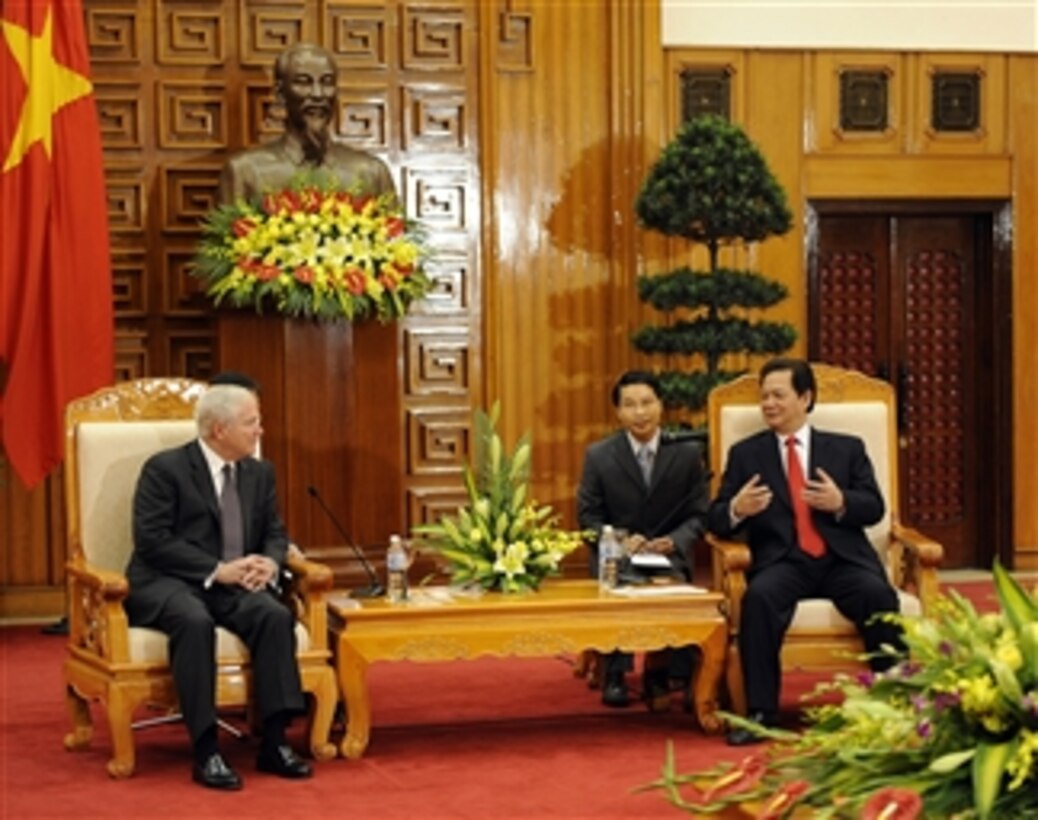 Secretary of Defense Robert M. Gates talks with Vietnamese Prime Minister Nguyen Tan Dung in the prime minister?s office in Hanoi, Vietnam, on Oct. 11, 2010.  