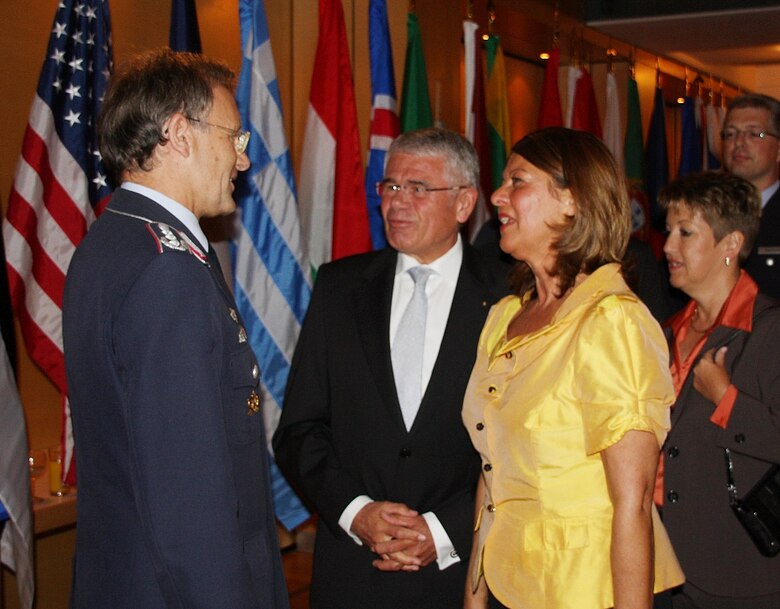 20th Anniversary Of German Unity German Community At Nato Air Command Ramstein Hosts Annual Reception Ramstein Air Base Article Display