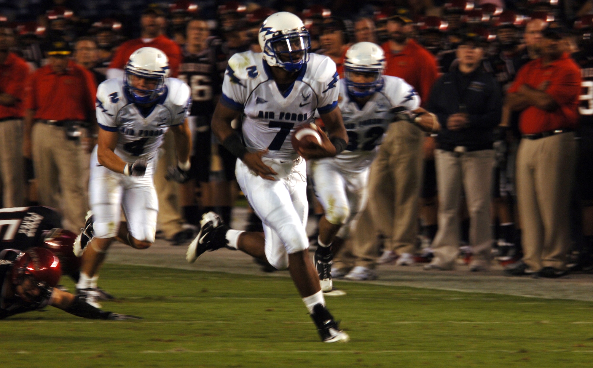 Air Force quarterback Tim Jefferson runs for the first down against the San Diego State Aztecs Saturday, Oct. 16, 2010 at San Diego's Qualcomm Stadium.  Jefferson finished the game 13 of 30 for 175 yard through the air and 15 rushes for 95 yards on the ground.  The Falcons lost the game 27-25.  (U.S. Air Force photo/Staff Sgt. Raymond Hoy)