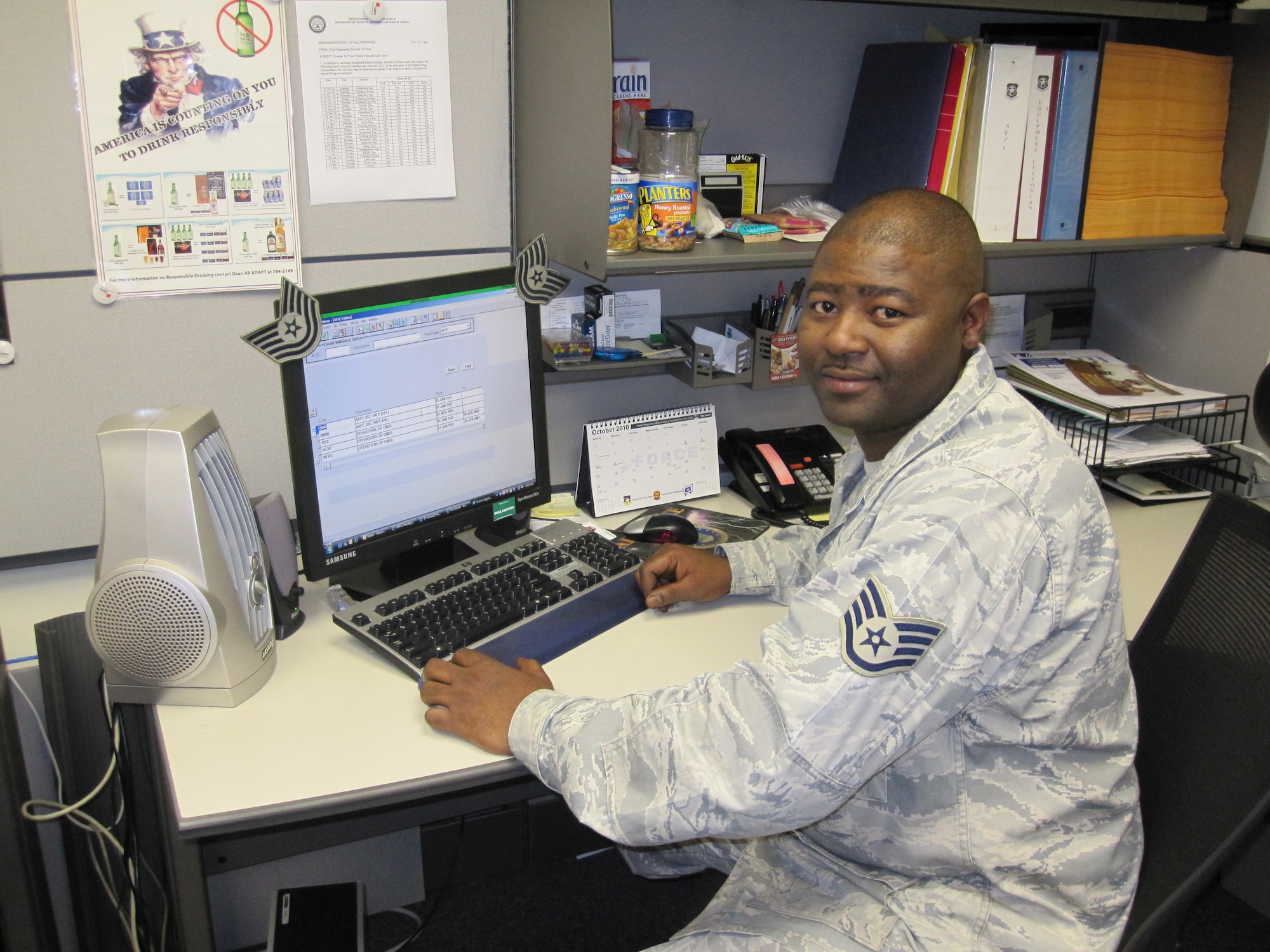AIRMAN SPOTLIGHT: Staff Sgt. Larry Monk (U.S. Air Force photo by Maj. Denise Kerr)
