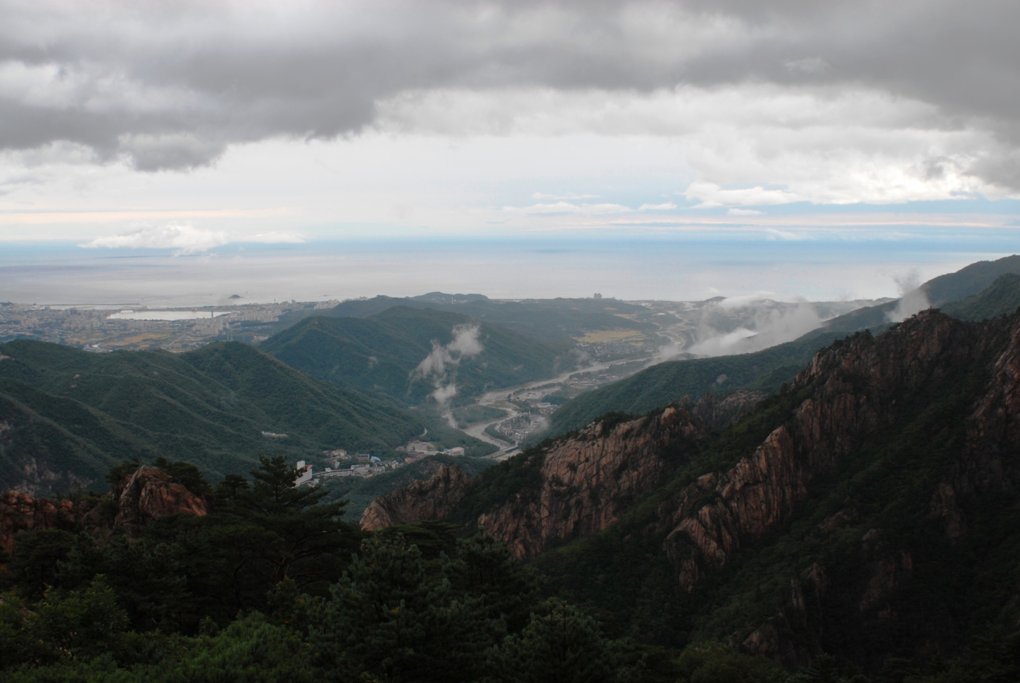 View near Bonghwadae peak in Seoraksan National Park, Republic of Korea. (U.S. Air Force photo/Staff Sgt. Eric Burks)