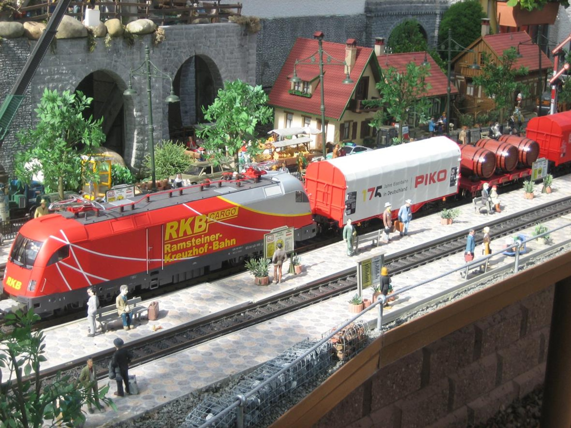 Visitors of the model train swap meet will be able to admire various set-ups of train stations in the Haus des Buergers, Sunday.
