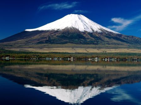 Mirrored Photo of Mt Fuji